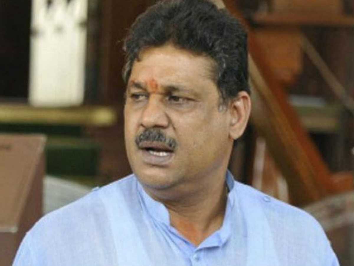 पश्चिम बंगाल के साथ सौतेला व्यवहार कर रही केंद्र सरकार : कीर्ति आजाद